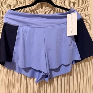 Athleta Cross Train Shorts Medium – Breathable Lilac w/ Dark Blue Accents – NWT